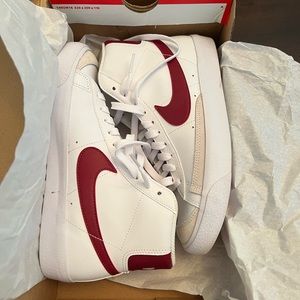 Women’s Nike blazers mid 77’s